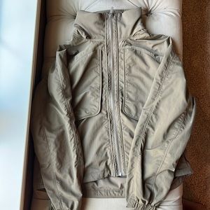 Lululemon rain jacket size 12